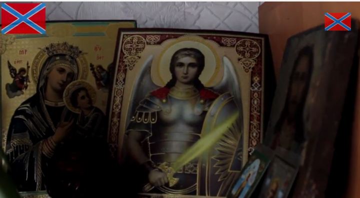 το εικονοστάσι στο ρημαγμένο σπίτι