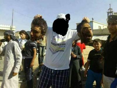 περιέφεραν τα κεφάλια Σύριων ηρώων και πάλι στην πόλη της Ράκκα