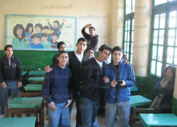 Ως κανονικός έφηβος πριν την επέμβαση πνευματικής αλλαγής 