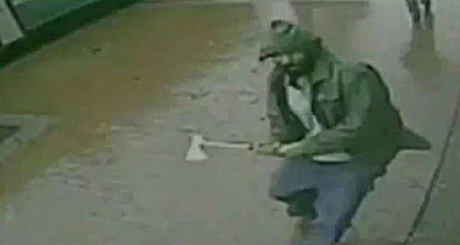 ue-des-policiers-a-la-hache-web-tete-0203886499819_660x352p