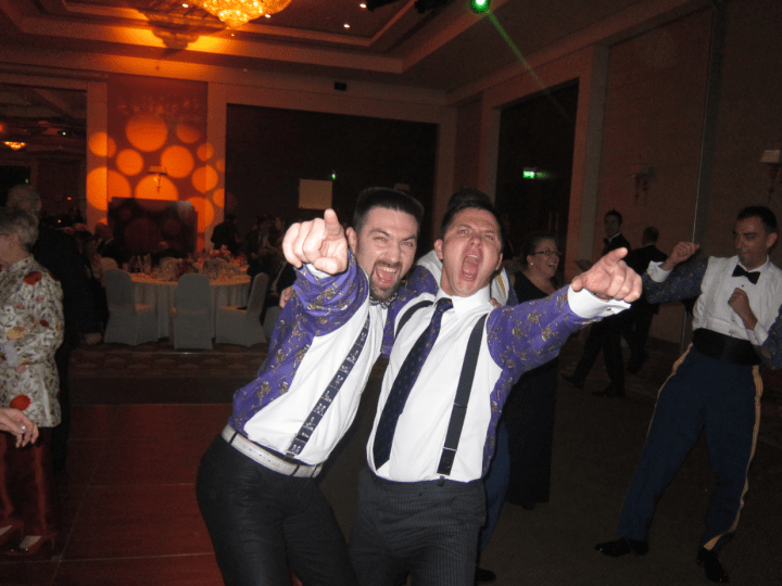 μέλη της αμερικανικής αντιπροσωπείας κατά τη βραδυνή τους εξοδο cyber