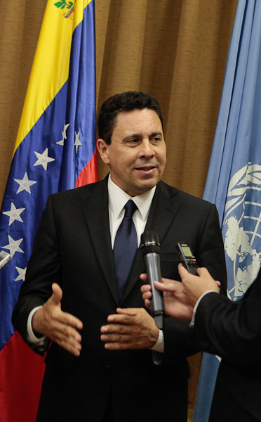 9922489883_1844a4fb91_z