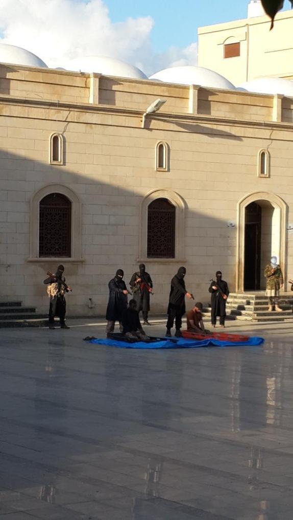 IS executes two young men in Derna in Libya accused of robbery  1
