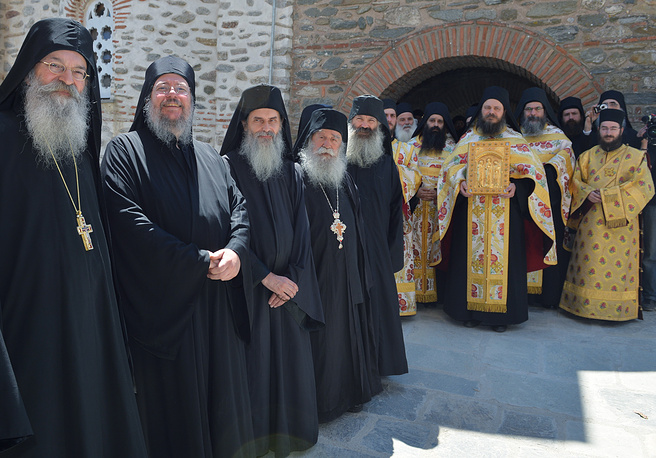 Ãðåöèÿ. 28 ìàÿ 2016. ×ëåíû Ñâÿùåííîãî Êèíîòà íà Ñâÿòîé ãîðå Àôîí. Àëåêñåé Äðóæèíèí/ïðåññ-ñëóæáà ïðåçèäåíòà ÐÔ/ÒÀÑÑ